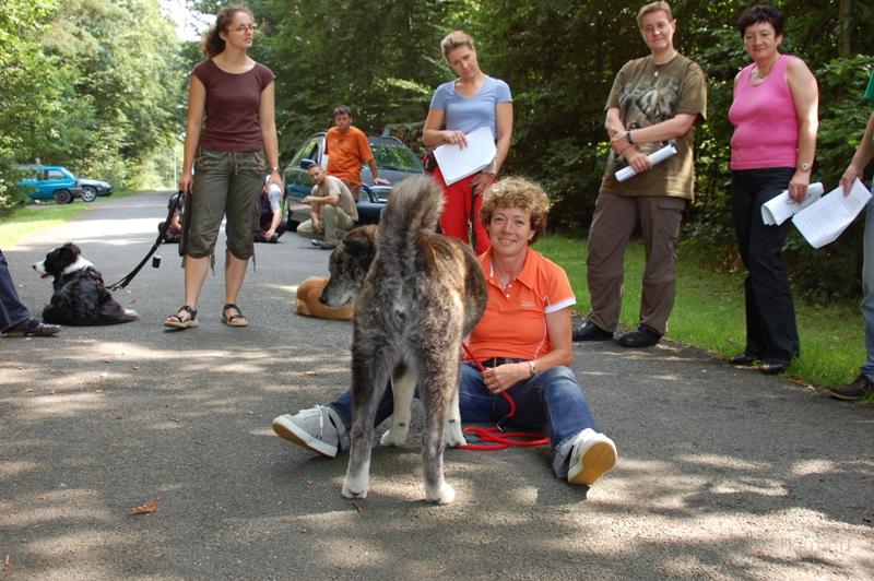 DSC_1107.JPG - Helga Drogies mit Loba bei Günther Bloch, Juli 2008.